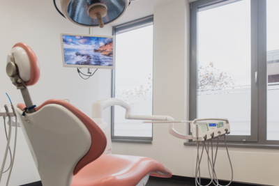 Behandlungszimmer Praxisklinik für Chirurgie und Implantate Pforzheim Behandlungszimmer Praxisklinik für Chirurgie und Implantate Pforzheim