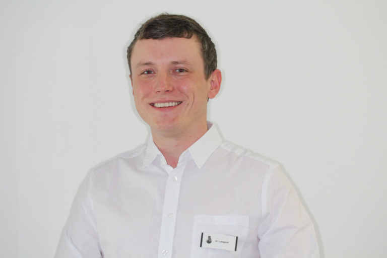 Mund-Kiefer-Gesichtschirurgie-Pforzheim-Dr.-Tobias-Langguth Mund-Kiefer-Gesichtschirurgie-Pforzheim-Dr.-Tobias-Langguth