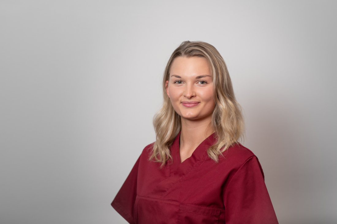 Praxisklinik für Mund-, Kiefer- und Gesichtschirurgie Pforzheim - Team - Kristina Schwab