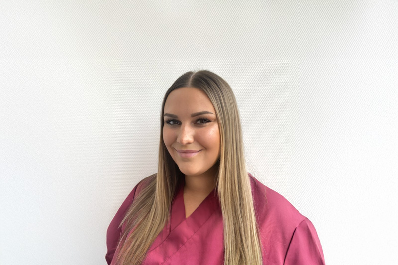 Praxisklinik für Mund-, Kiefer- und Gesichtschirurgie Pforzheim - Team - Lena Katharina Elek